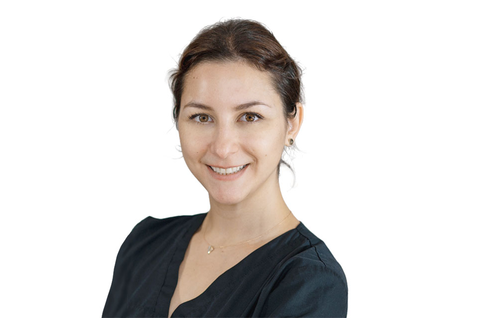 Dr. med. dent. Julia Nikolaychuk - Zahnärztin · Eidg. dipl. SSO